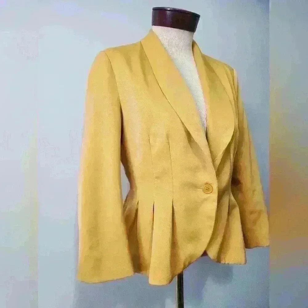 DOE & RAE mustard yellow pleated lightweight blazer.  Size medium - Picture 2 of 14